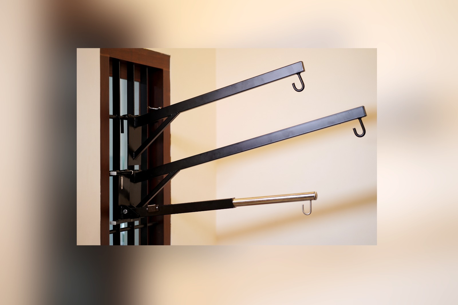 Cradle Window Hanger